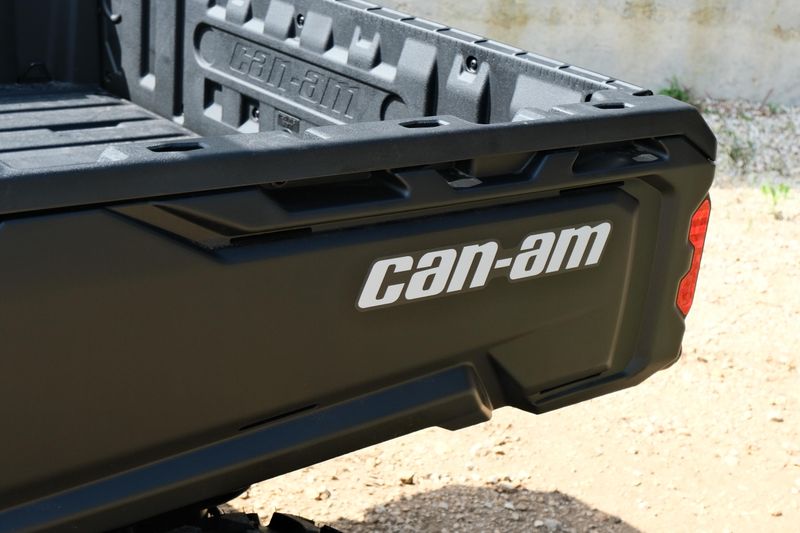 2025 Can-Am DEFENDER DPS HD7 COMPASS GREEN Image 22