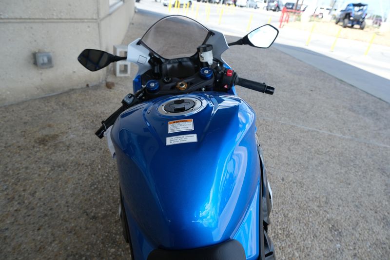 2025 Suzuki GSXR1000R BLUEImage 9