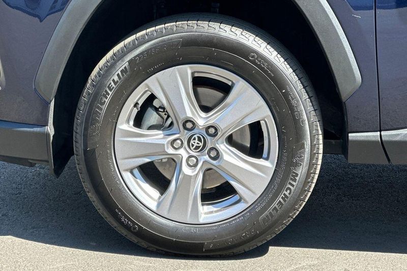 Used 2025 Toyota RAV4 XLEImage 24