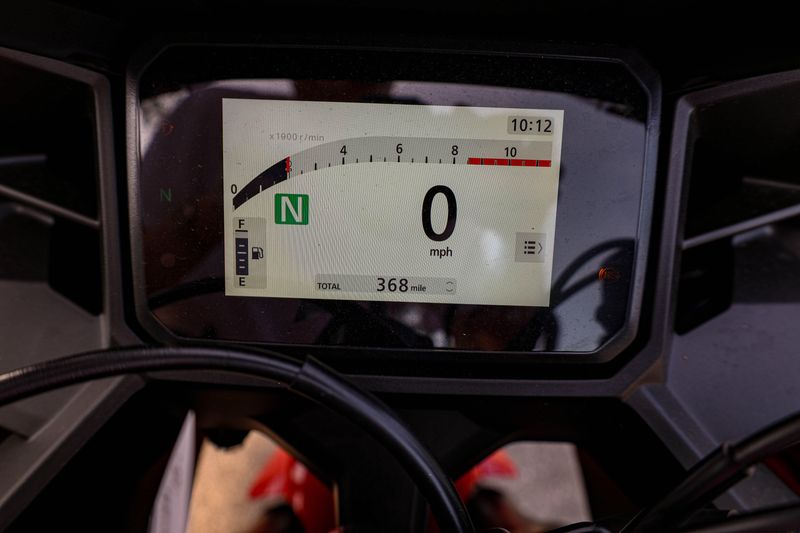 USED 2025 HONDA CBR500R Image 10