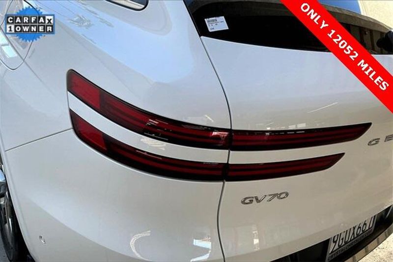 Used 2023 Genesis GV70 2.5T AdvancedImage 28