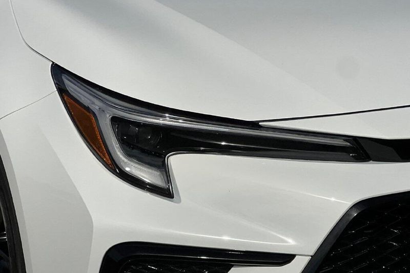 New 2027 Toyota Corolla Hybrid SEImage 27