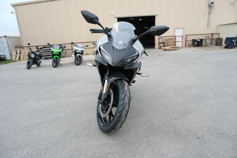 2024 CFMOTO 300SS NEBULA BLACKImage 7