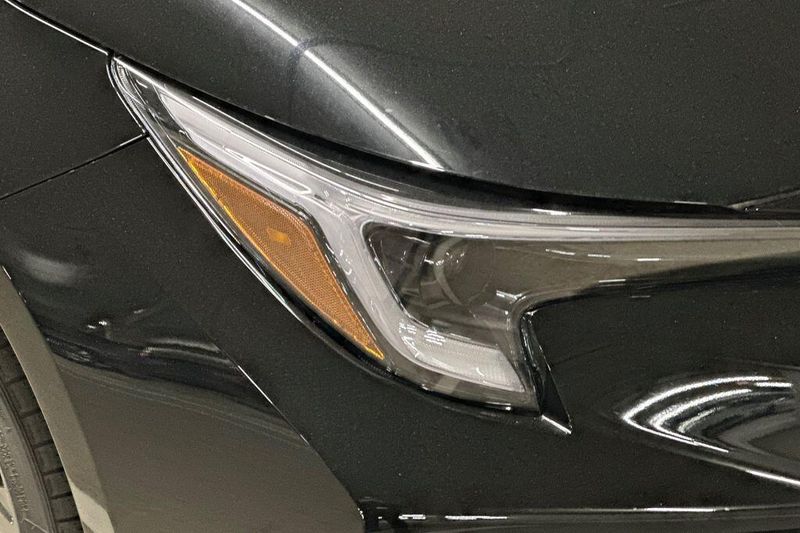 New 2025 Toyota Corolla SEImage 27