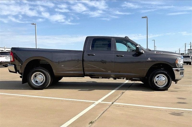 2024 RAM 3500 Tradesman Crew Cab 4x4 8