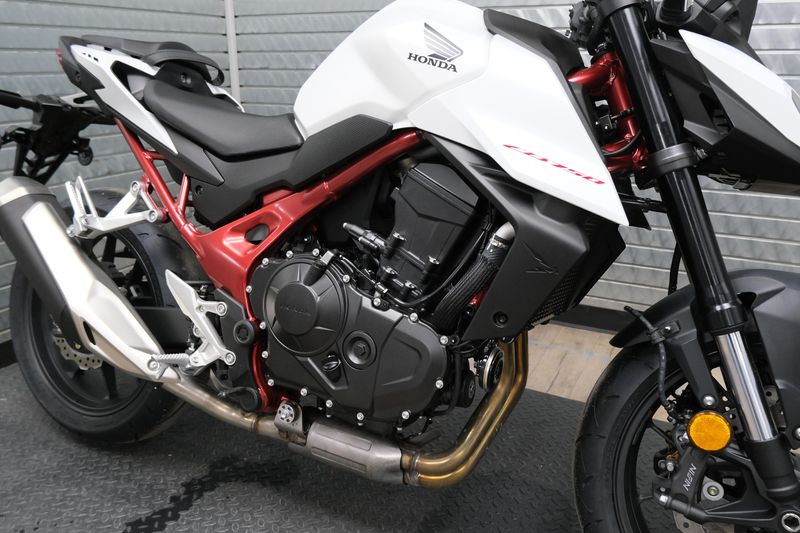 NEW 2025 HONDA CB750 HORNET Image 11