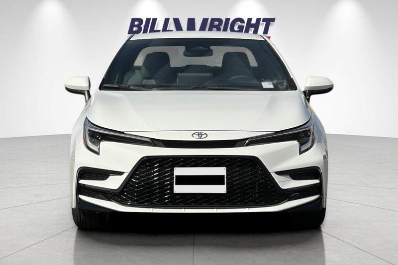 New 2027 Toyota Corolla Hybrid SEImage 8
