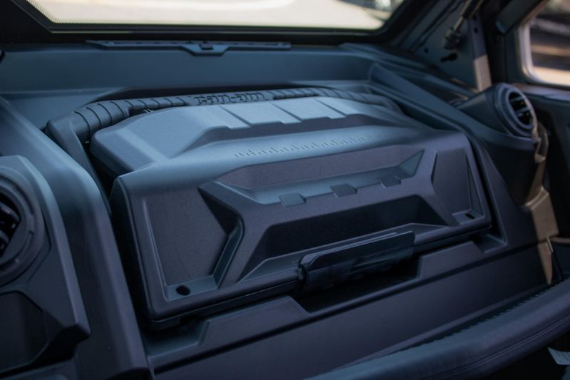 NEW 2026 CAN-AM DEFENDER PRO LIMITED CAB HD10 Image 28