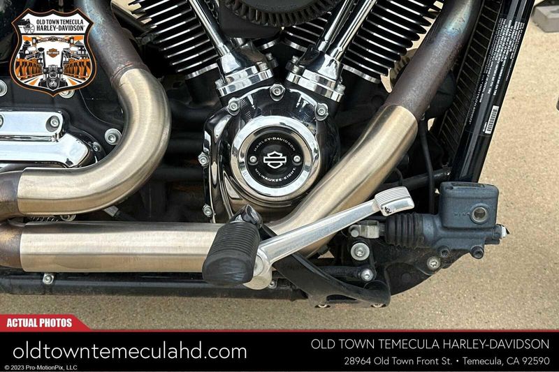 2020 Harley-Davidson Softail in a Black exterior color. BMW Motorcycles of Temecula – Southern California (951) 506-6903 bmwmotorcyclesoftemecula.com 