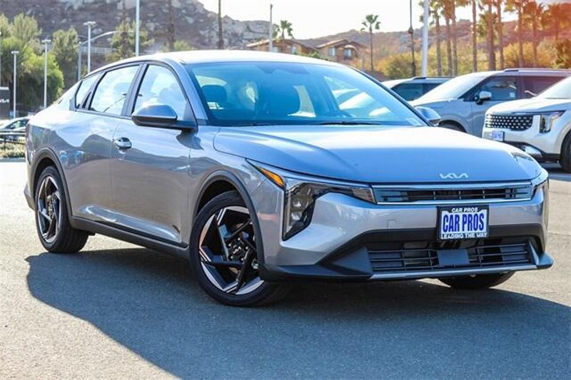 New 2025 Kia K4 EXImage 2