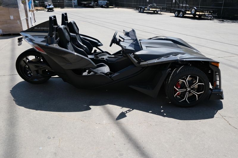 NEW 2025 POLARIS SLINGSHOT R AUTODRIVE Image 2