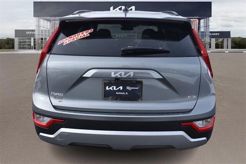 2025 Kia Niro LXImage 4