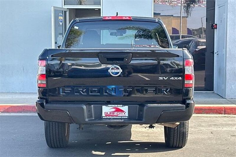 Used 2023 Nissan Frontier SVImage 5