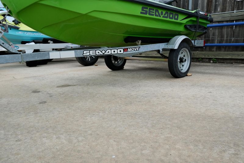 USED 2014 KARAVAN SEADOO MOVE Image 5