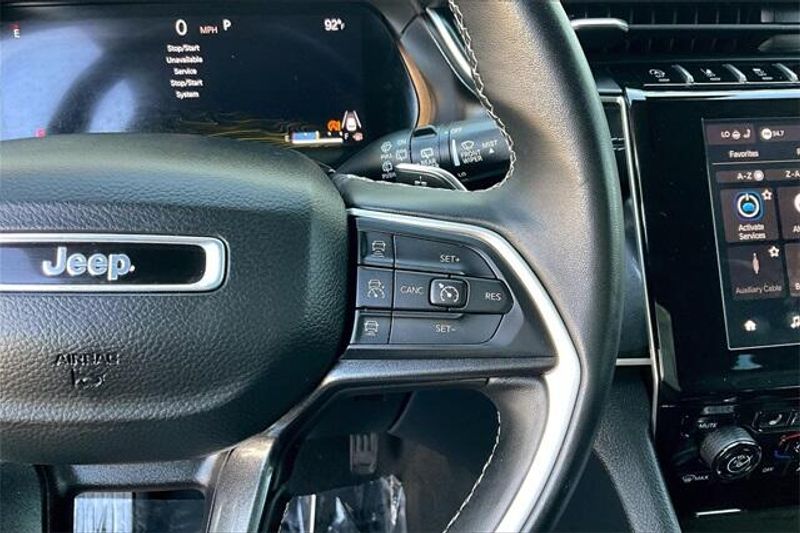 2022 Jeep Grand Cherokee L LaredoImage 19