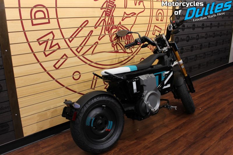 New 2024 BMW CE02 Image 8