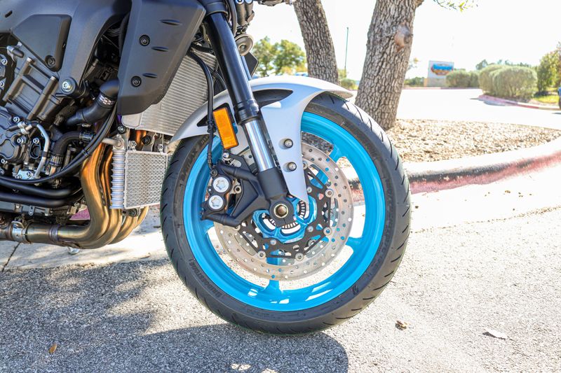 NEW 2025 YAMAHA MT10 Image 15