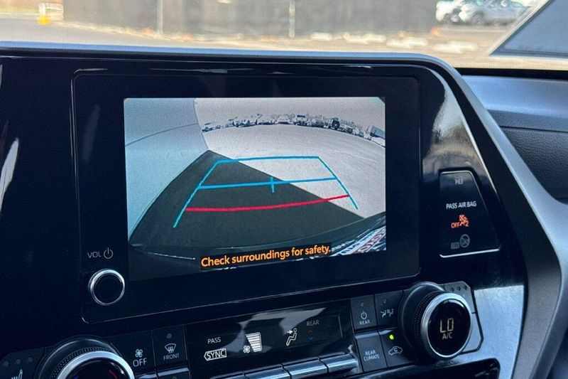 Used 2026 Toyota Highlander XLEImage 19