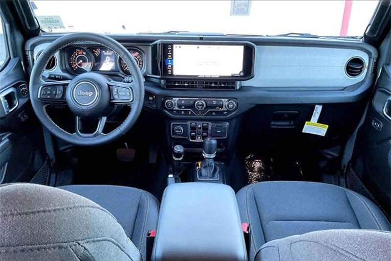 2025 Jeep Wrangler Unlimited Sport S photo 4