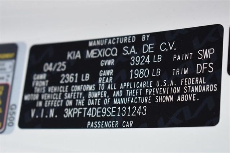2025 Kia K4 LXSImage 31