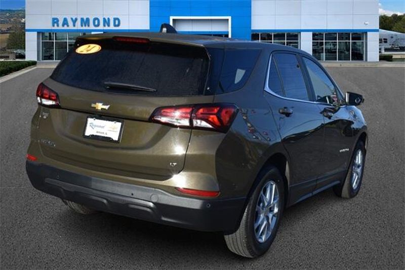 Used 2024 Chevrolet Equinox LTImage 3