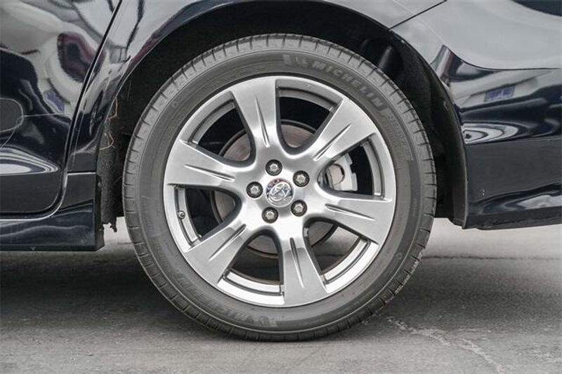 Used 2017 Toyota Sienna SEImage 12