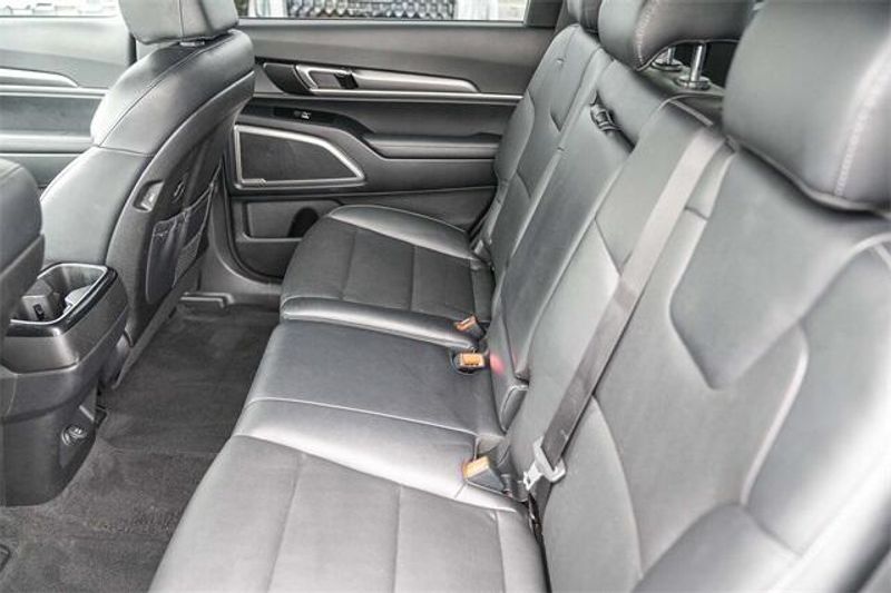 Used 2022 Kia Telluride LXImage 18