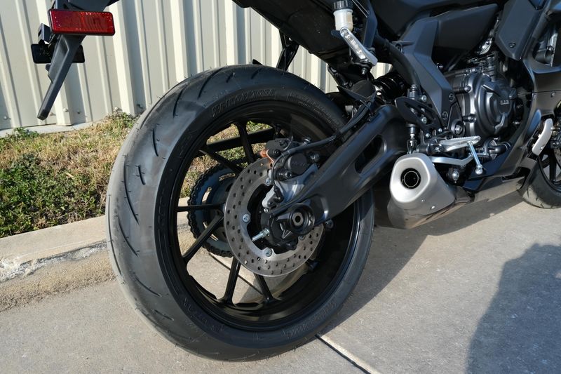 NEW 2025 YAMAHA YZFR7 Image 20
