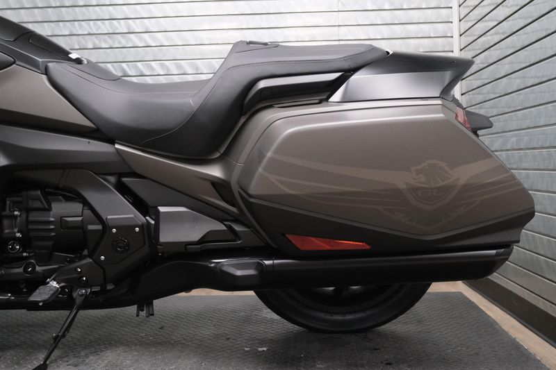 NEW 2026 HONDA GOLDWING AUTOMATIC DCT Image 16