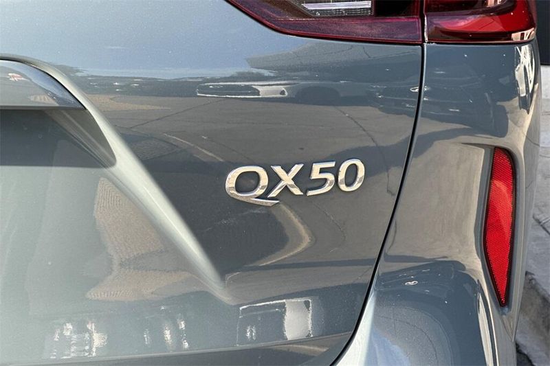 2022 Infiniti QX50 Luxe photo 25