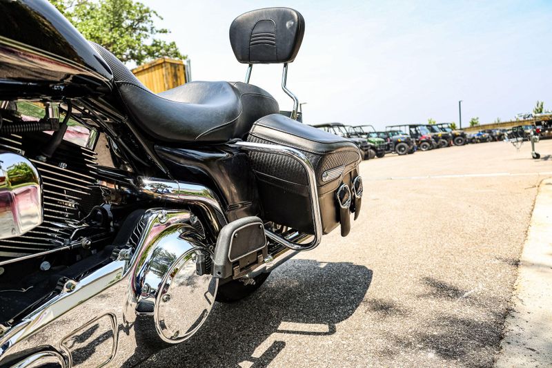 2007 HARLEY ROAD KING CLASSIC  BLACK Image 10