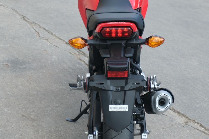 2025 Honda GROM CHERRY RED Image 5