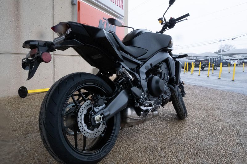 2025 Yamaha MT09 MATTE RAVEN BLACKImage 5