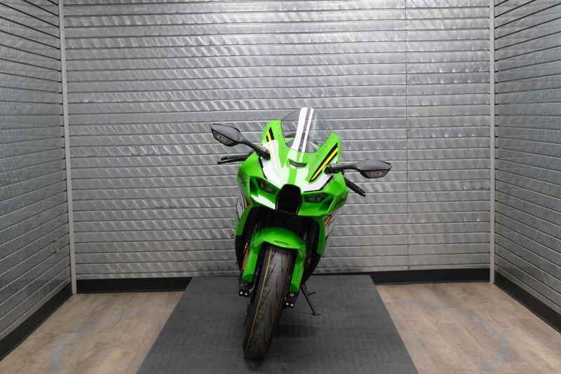 NEW 2025 KAWASAKI NINJA ZX10R KRT EDITION Image 8