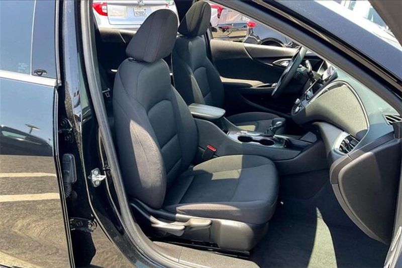 2023 Chevrolet Malibu LTImage 6