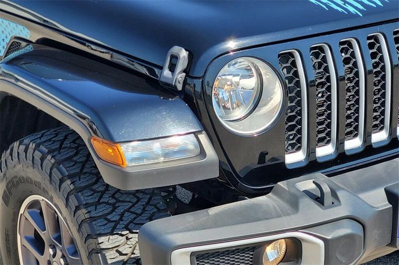 2022 Jeep Gladiator Overland photo 3