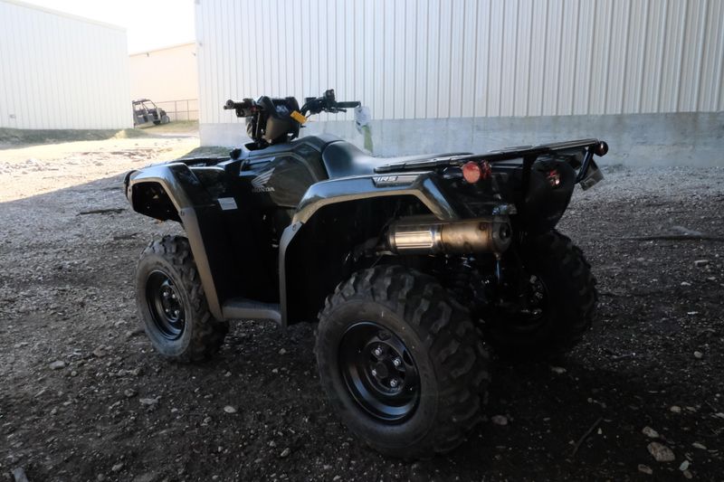 2025 Honda FOREMAN RUBICON 4X4 EPS BLACK FOREST GREENImage 2