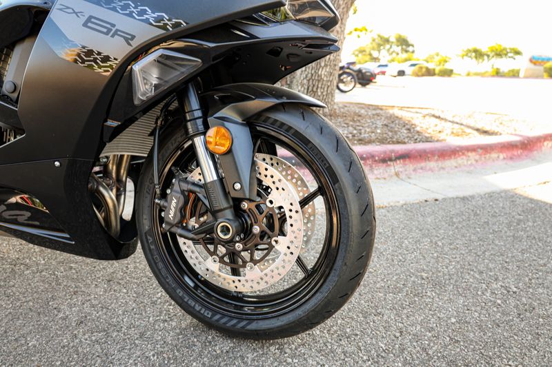 New 2027 KAWASAKI NINJA ZX 6R ABS | Family Powersports