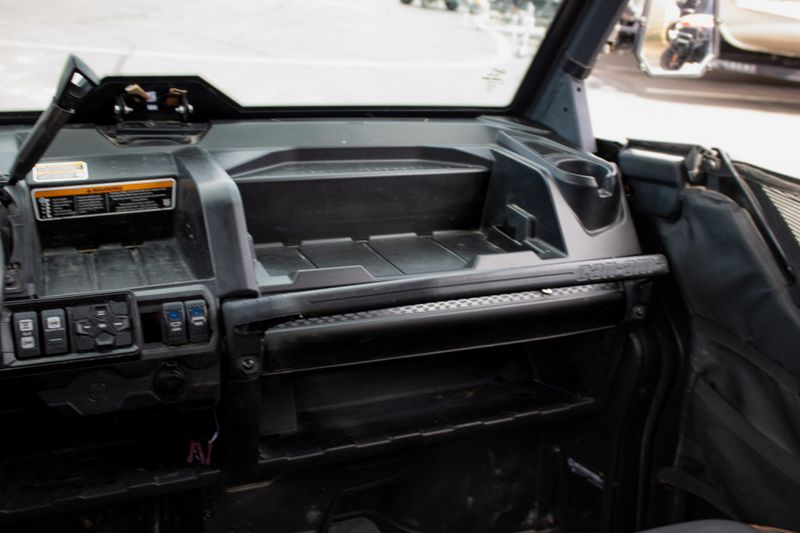 USED 2024 CAN-AM DEFENDER MAX LONE STAR HD10 Image 22