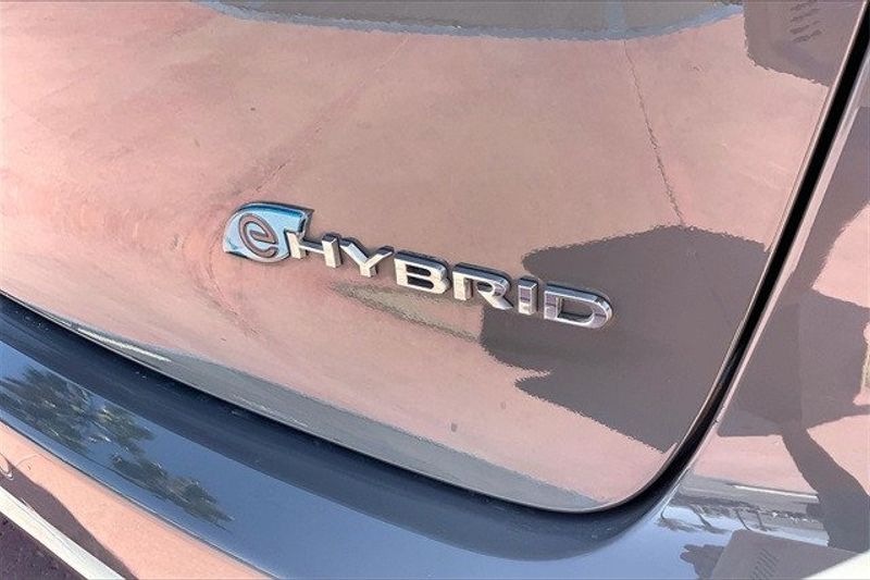 2022 Chrysler Pacifica Hybrid Touring LImage 7