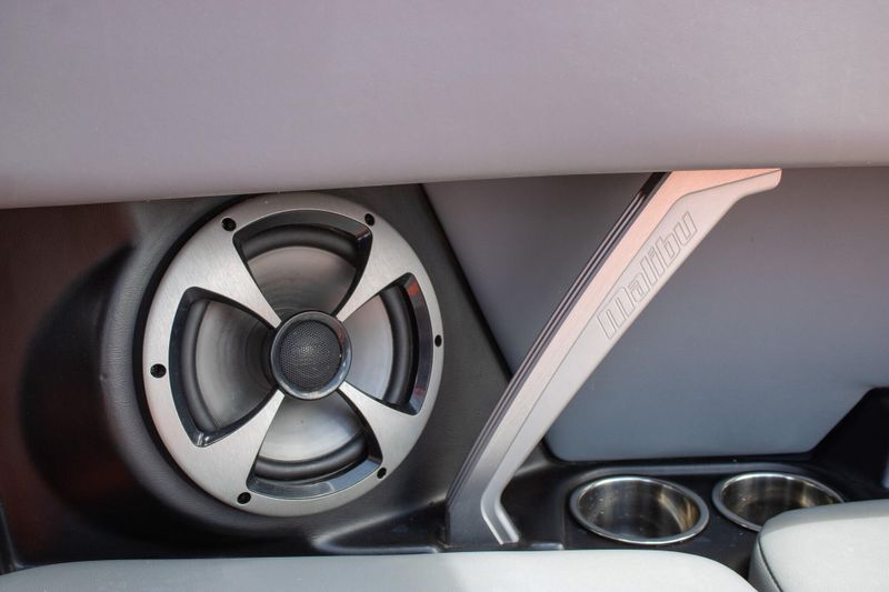 USED 2020 MALIBU 24 MXZ Image 33