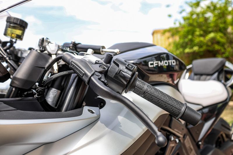2025 CFMOTO 675 SS NEBULA BLACK Image 18