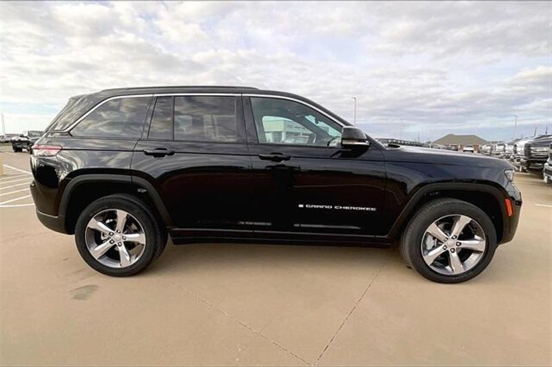 2025 Jeep Grand Cherokee Limited 4x2Image 15