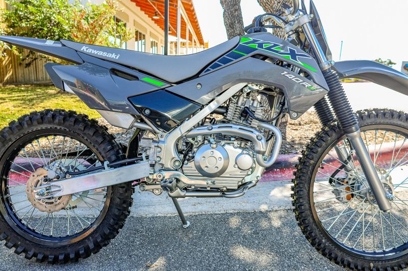 2025 Kawasaki KLX140R F BATTLE GRAYImage 4