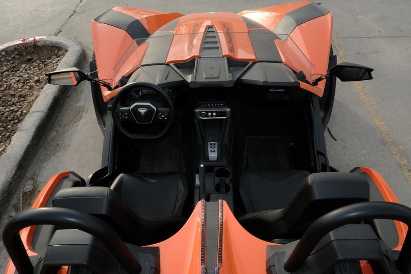 2024 Polaris SLINGSHOT SL AUTODRIVE VOLT ORANGEImage 8