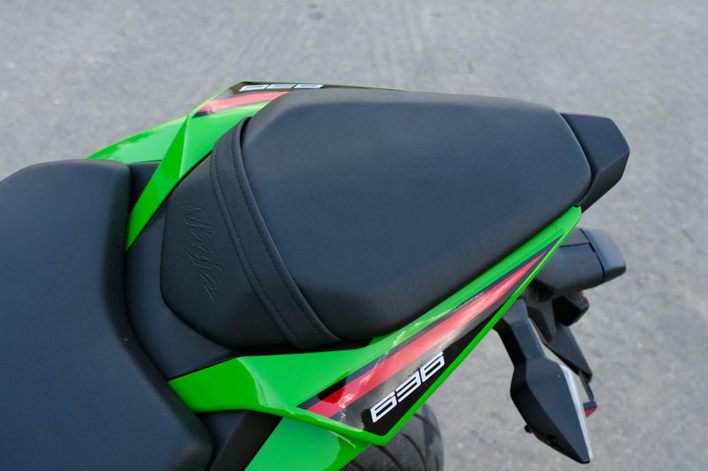 2023 Kawasaki NINJA ZX6R GREEN Image 13