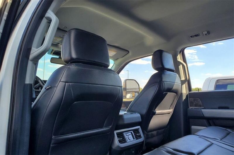 2024 Ford F-350 Lariat photo 27