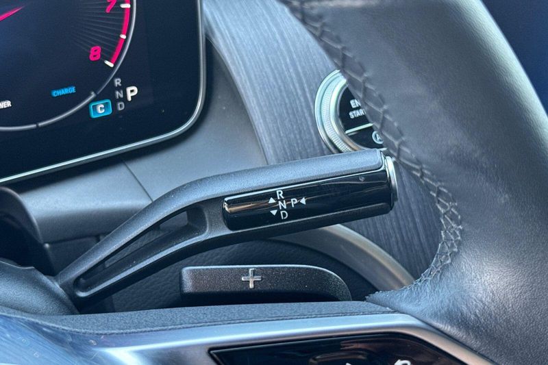 Used 2024 Mercedes-Benz GLC 300Image 24