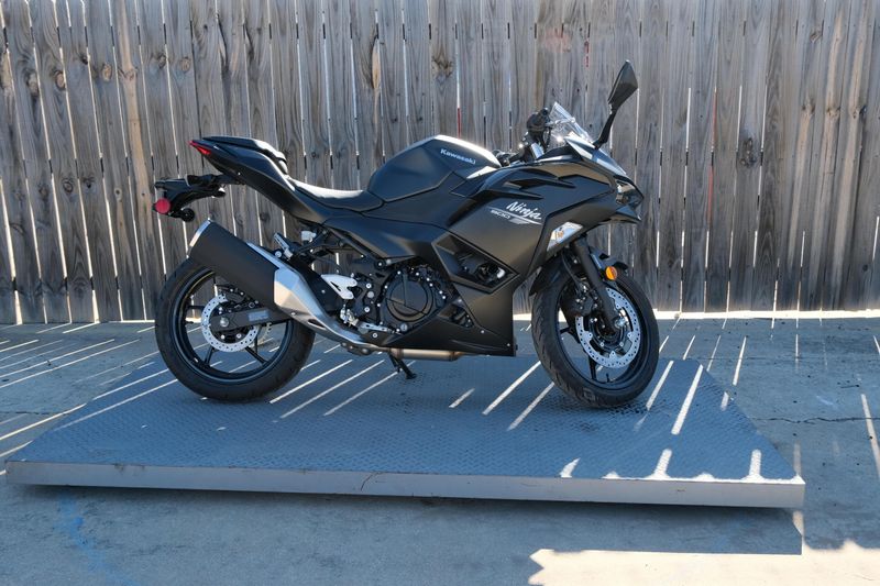 NEW 2026 KAWASAKI NINJA 500 ABS Image 2
