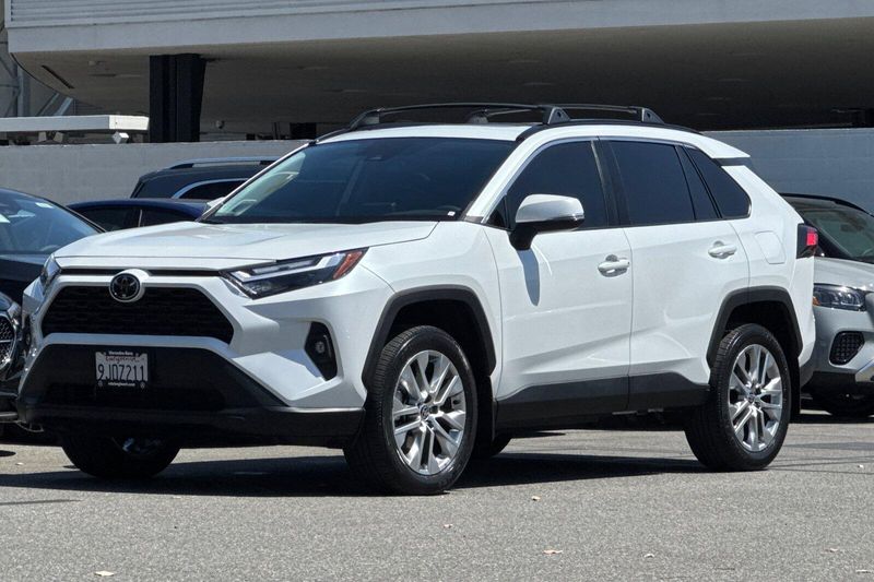 Used 2023 Toyota RAV4 XLE PremiumImage 8